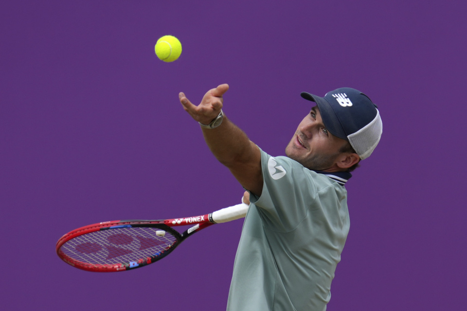 拜仁与阿方索续约5年 2000万欧签字费+1500万年薪.