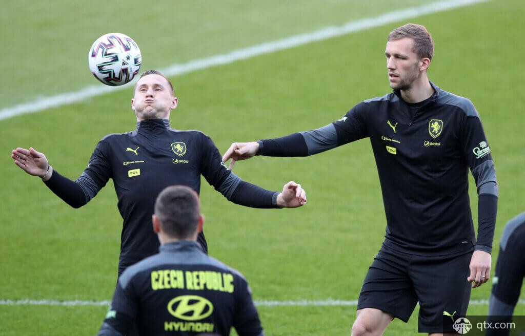 这条链条走 这条链条走